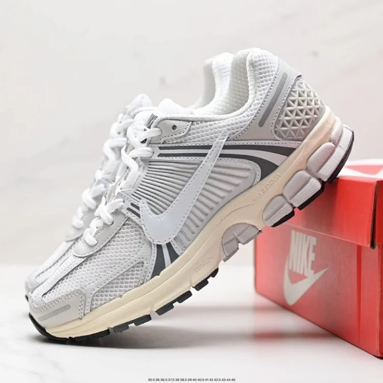 Nike Zoom Vomero 5 S