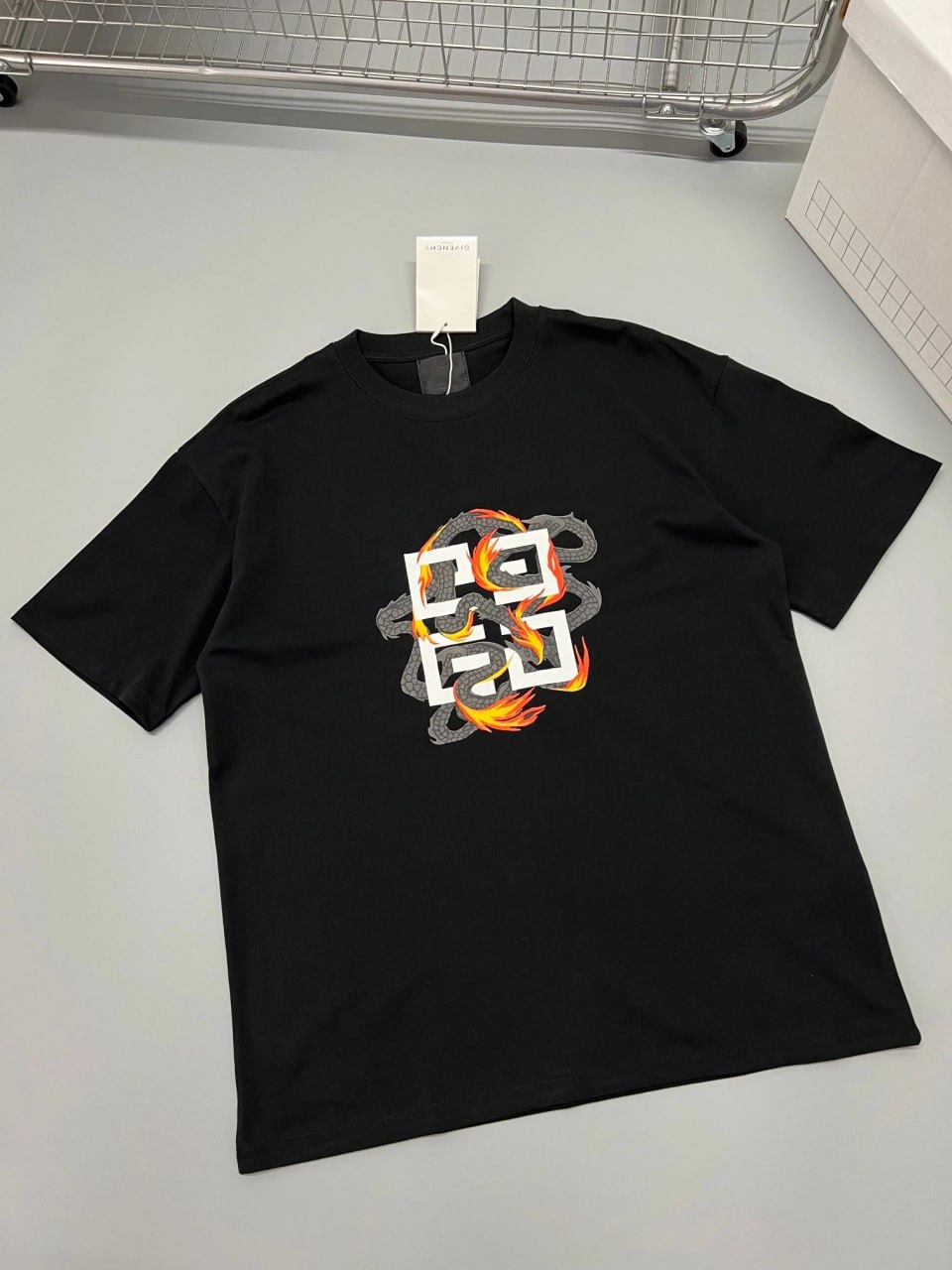 GIVENCHY T-shirt 