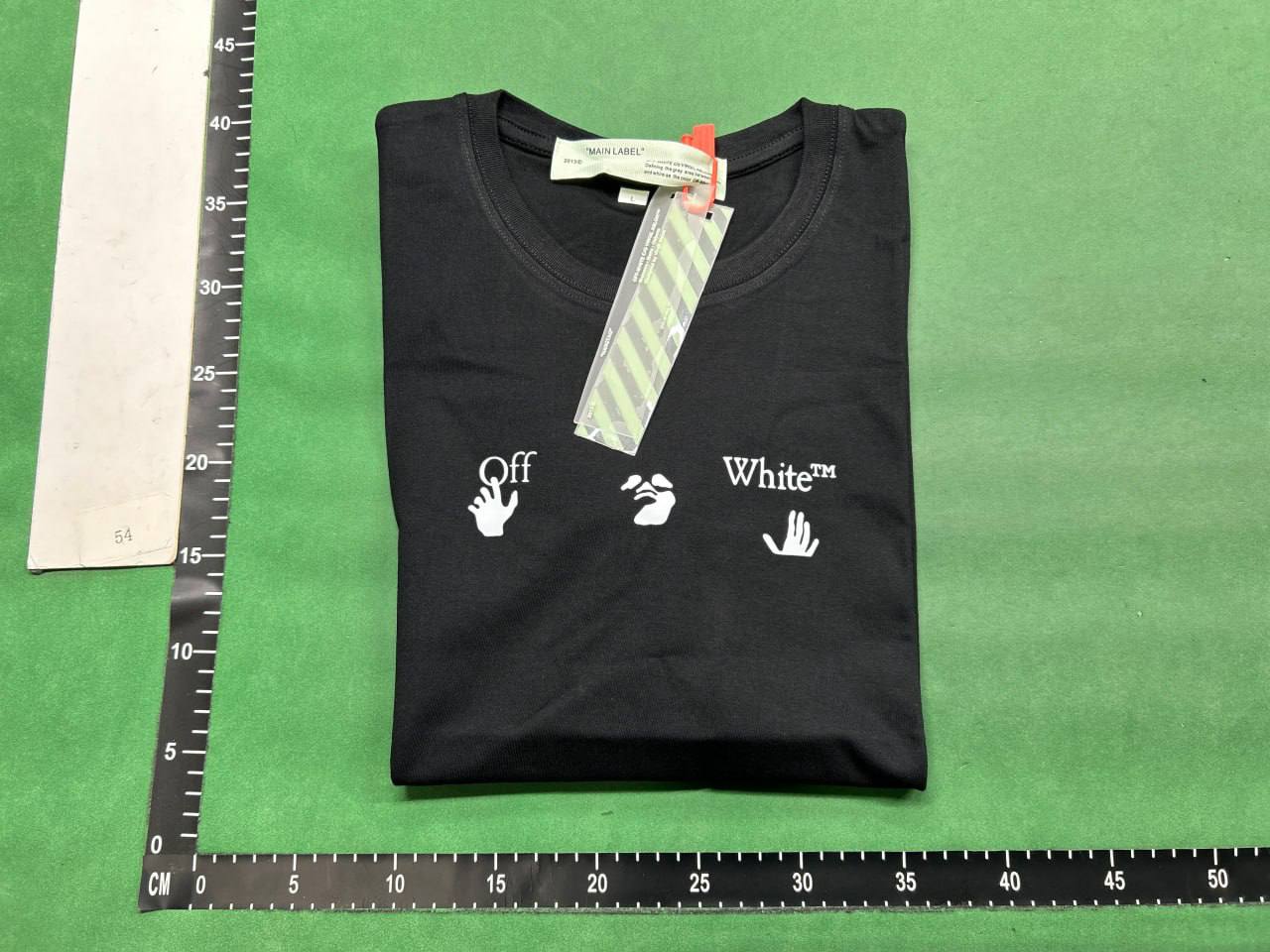 Off-White T-shirt TEE