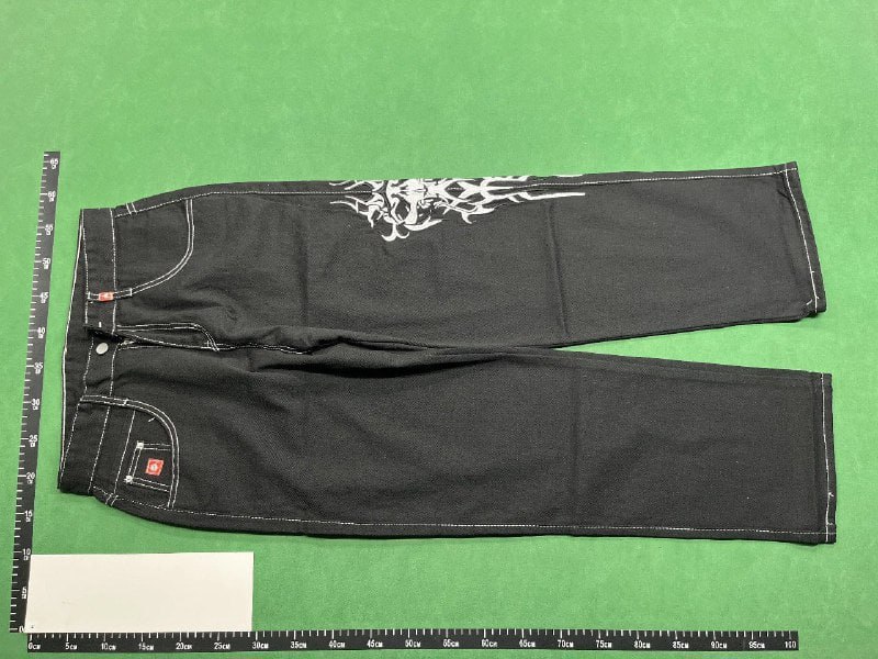 Jnco jeans     (20 CP)