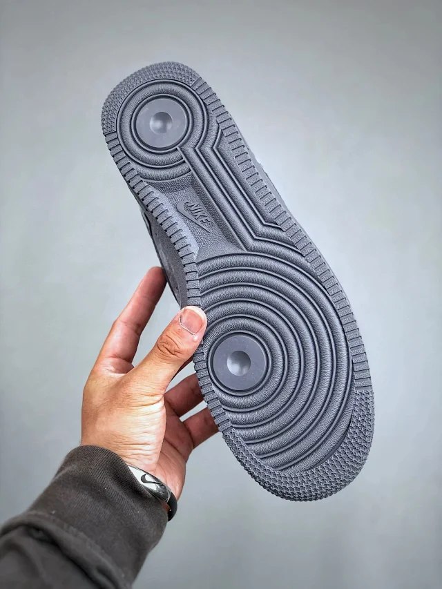 Nike Louis Vuitton LV Gray suede low-top casual sports shoes