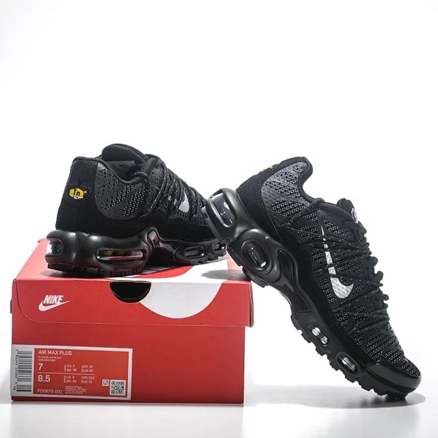 Nike Air Max Plus Low-Top Lifestyle sneakers