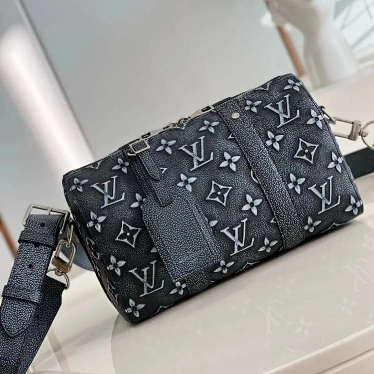 Louis Vuitton LV let