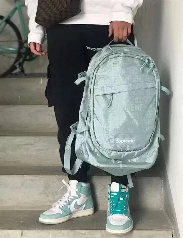 Supreme Backpacks for men and women, school bags, travel bags, mountaineering bags