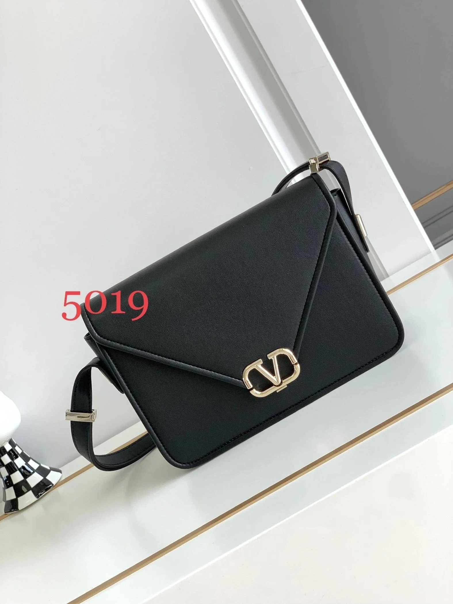 Valentino popular women's handbag beach bag