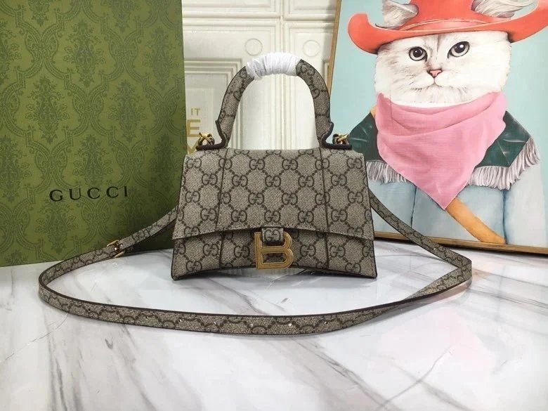 Gucci fashionable and versatile handbags